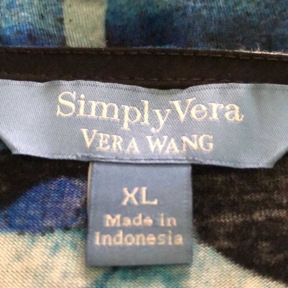 Simply Vera Wang tunic in blues and black. Asymmetrical - Picture 5 of 6